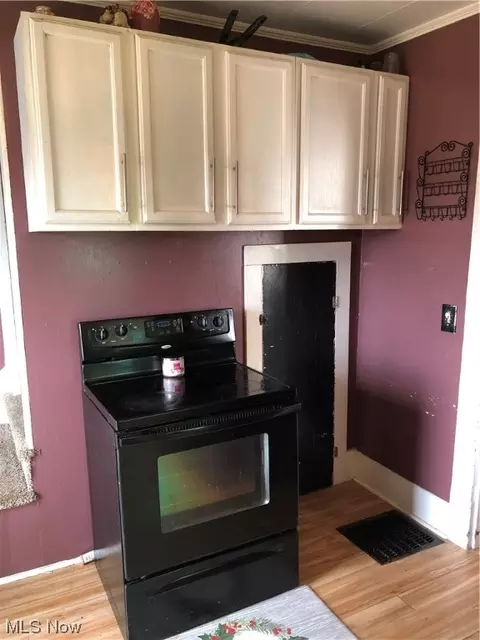 154 Warren Ave, Barnesville, OH 43713 photo 9