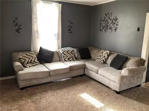 154 Warren Ave, Barnesville, OH 43713 photo 4