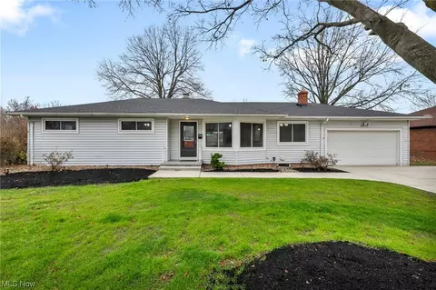 4512 Ranchview Ave, North Olmsted, OH 44070