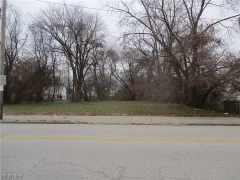 7013 Kinsman Rd, Cleveland, OH 44104