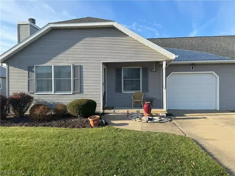 314 W Heatherwood Dr, Barberton, OH 44203