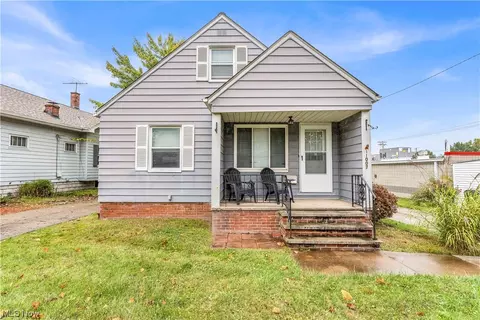 11007 Penfield Ave, Garfield Heights, OH 44125