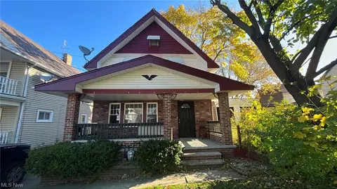 3293 W 84th St, Cleveland, OH 44102