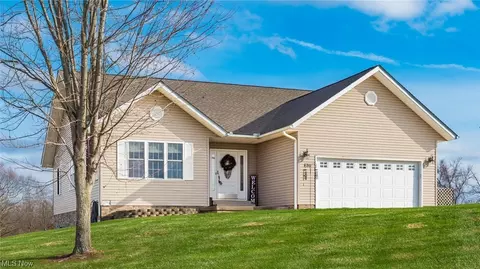 830 Newport, Zanesville, OH 43701