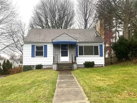 725 Fairchild Ave, Kent, OH 44240