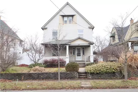 146 E Howard St, Girard, OH 44420