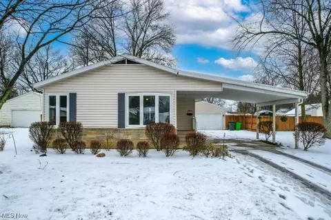 2363 Elizabeth Dr, Stow, OH 44224