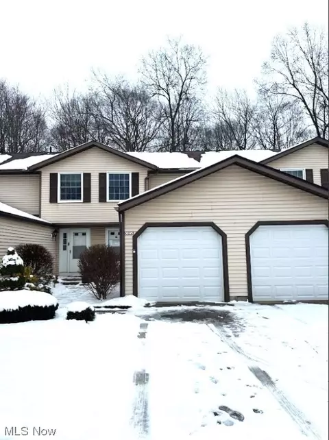 3895 Lake Run Blvd, Stow, OH 44224