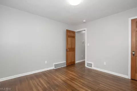 325 E 232 St, Euclid, OH 44123 photo 11