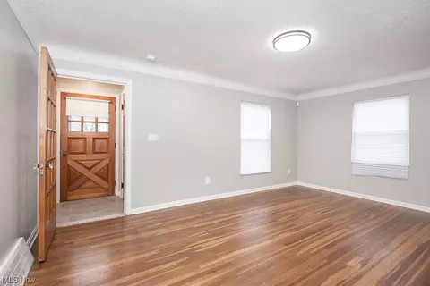 325 E 232 St, Euclid, OH 44123 photo 4