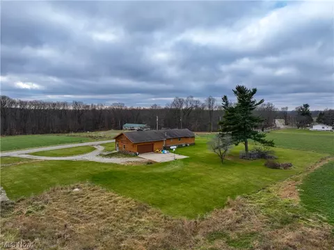 12701 County Road 6, Killbuck, OH 44637