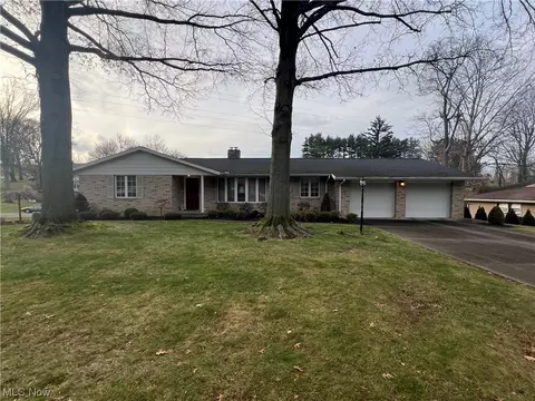 2505 Willow Brook Dr NW, Dover, OH 44622