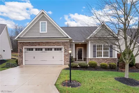 8491 Alexis Dr, Macedonia, OH 44056