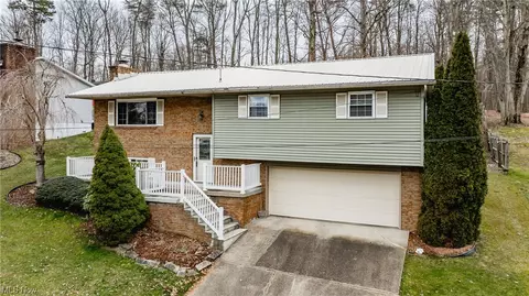 384 Pahlhurst, Parkersburg, WV 26101