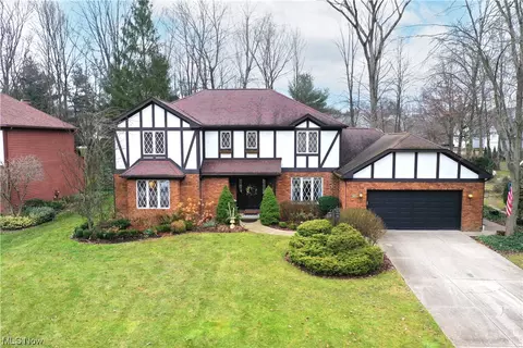 225 Brookrun, Copley, OH 44321