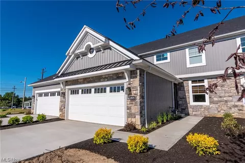 2105 Heritage Ln, Westlake, OH 44145