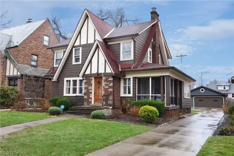 16805 Lucille Dr, Cleveland, OH 44111