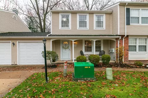 7388 S Chestnut Commons Dr, Mentor, OH 44060