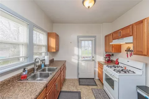 118 Franklin Ave, Elyria, OH 44035 photo 7