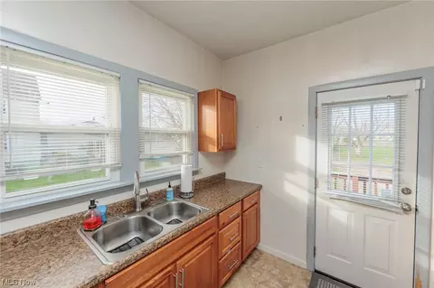 118 Franklin Ave, Elyria, OH 44035 photo 5