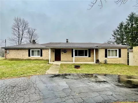 120 View Dr, Wellsburg, WV 26070