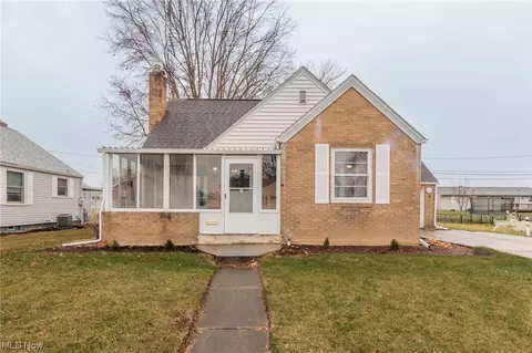 357 Delaware Ave NE, Massillon, OH 44646
