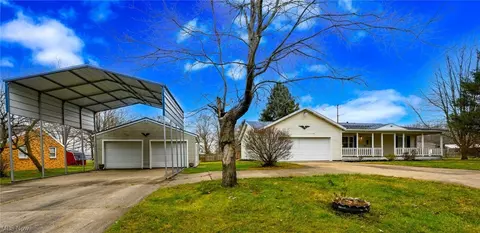 4318 28th NE, Canton, OH 44705