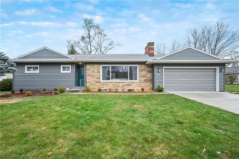 18744 Rocky River Oval, Rocky River, OH 44116