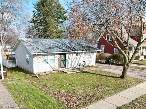 41866 Adelbert St, Elyria, OH 44035 photo 2