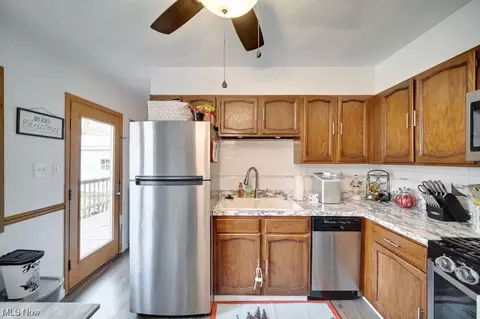 41866 Adelbert St, Elyria, OH 44035 photo 5