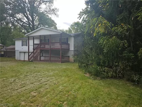 1441 Lovers NW, Warren, OH 44485