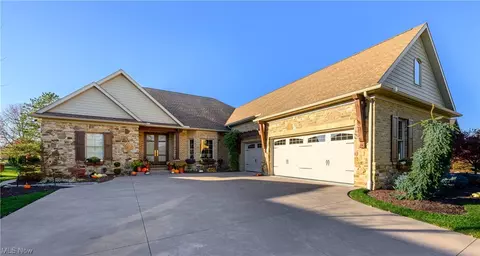 4621 Lismore Ave NW, Canton, OH 44718