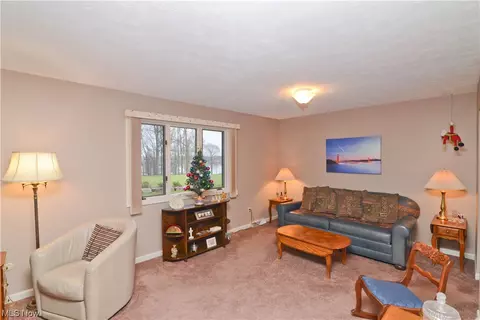 1175 Calla E, Poland, OH 44514 photo 3