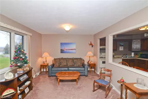 1175 Calla E, Poland, OH 44514 photo 2
