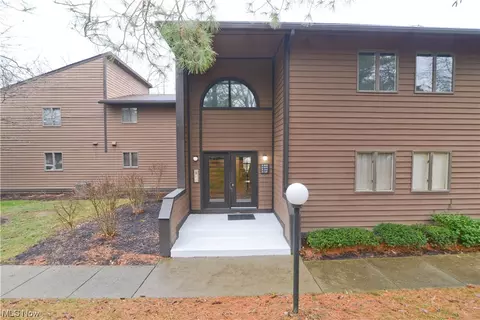 1175 Calla E, Poland, OH 44514