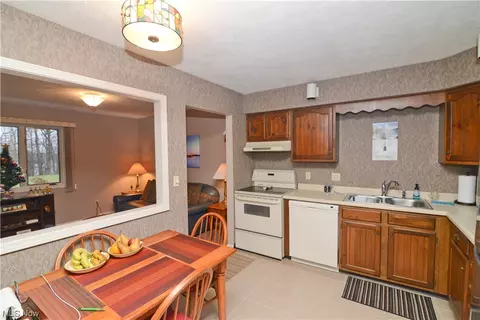 1175 Calla E, Poland, OH 44514 photo 5