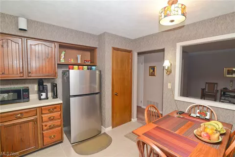1175 Calla E, Poland, OH 44514 photo 7