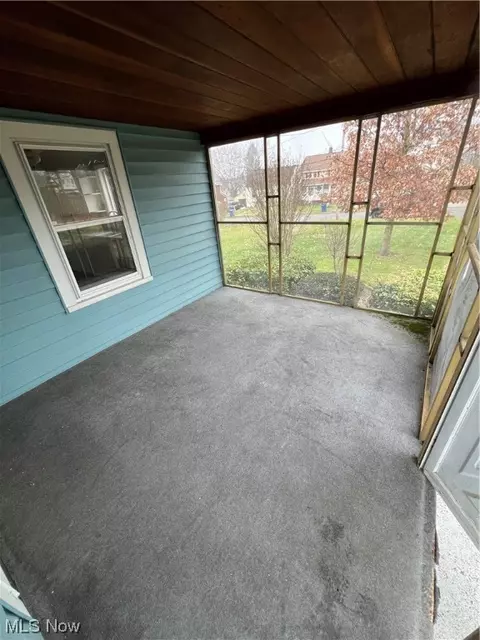 545 7th St, Struthers, OH 44471 photo 4
