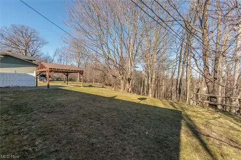 3123 Pasadena Dr, Seven Hills, OH 44131 photo 2