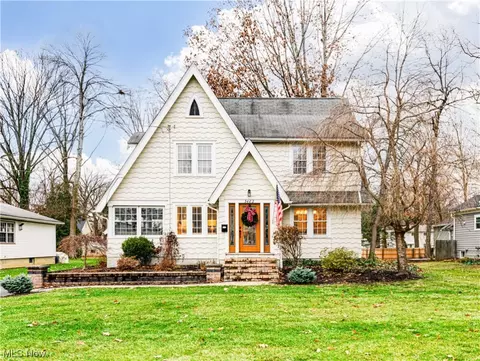 3482 Edgewood Dr, Stow, OH 44224