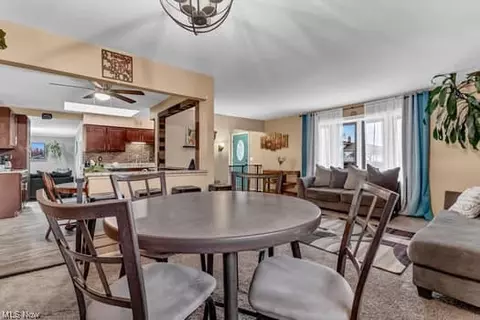 3225 Coventry, Parma, OH 44134 photo 7