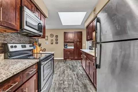3225 Coventry, Parma, OH 44134 photo 8