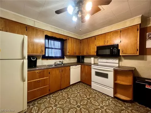 229 Hilliard Rd, Elyria, OH 44035 photo 14