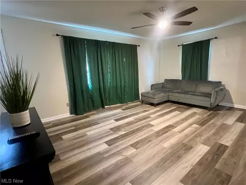 229 Hilliard Rd, Elyria, OH 44035 photo 5