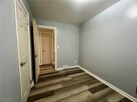 229 Hilliard Rd, Elyria, OH 44035 photo 10