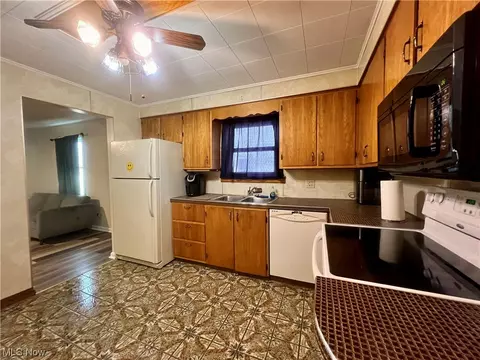 229 Hilliard Rd, Elyria, OH 44035 photo 15