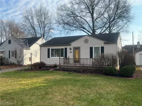 229 Hilliard Rd, Elyria, OH 44035 photo 2