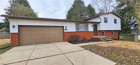 8504 Morrilton NW, North Canton, OH 44720