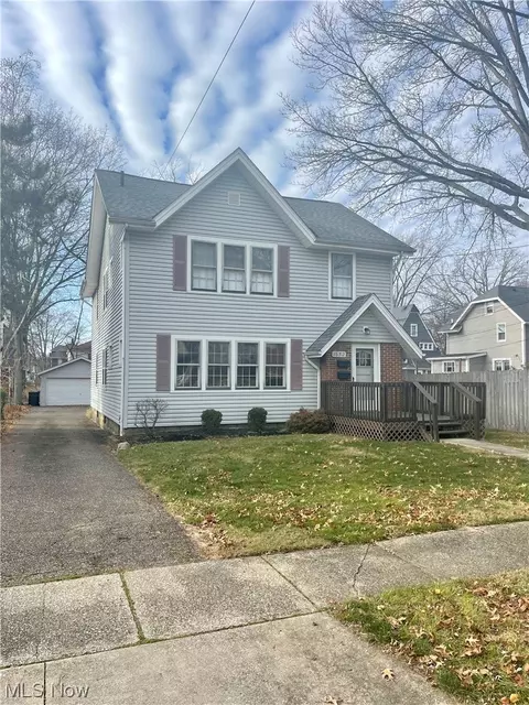 1652 9th, Cuyahoga Falls, OH 44221
