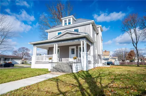 451 Ray Ave NW, New Philadelphia, OH 44663